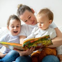 Knygų skaitymo nauda: kaip išmintingai spręsti tėvystės iššūkius?
