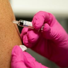 Poliklinikoms nesunaudojant gripo vakcinų, SAM svarsto, ar leisti skiepyti nemokamai visus