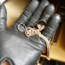 Stambi vagystė Šiauliuose: iš įmonės seifo dingo juvelyrinių dirbinių už 200 tūkst. eurų