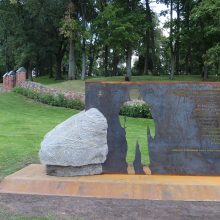 J. Lukšos siluetas – geležinėje uždangoje