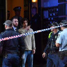 Sidnėjuje peiliu švaistęsis vyras nužudė moterį, dar vieną sužeidė