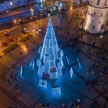 Saugios šventės Vilniuje: eglė internetu, judumo ribojimai miesto centre