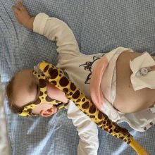 Mažylės sveikatos kaina – 2 mln. eurų: viltį tėvai atiduoda į geradarių rankas