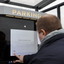 Nesklandumai dėl parkingo prie Kauno klinikų: neišleidžiami net ir susimokėję vairuotojai