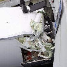 „Megos“ tunelyje užstrigo sunkvežimis – į jį rėžėsi kitas automobilis