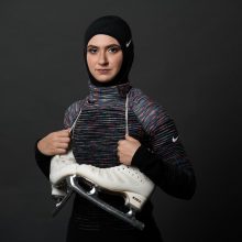 Pirmoji pasaulyje – ledo princesė su hidžabu