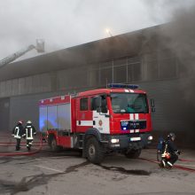 Kaune – gaisras buvusios radijo gamyklos teritorijoje