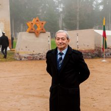 Vandžiogaloje atidarytas memorialas holokausto aukoms