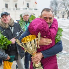 Rotušės aikštėje sutikti poledinės žūklės čempionai!