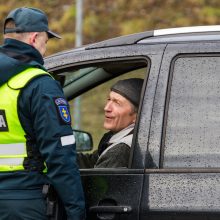 Per reidą įkliuvę kelių gaideliai – ir girti, ir neprisisegę saugos diržais