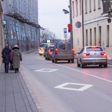 Kauniečiai: vienoje Senamiesčio gatvėje vairuotojai lekia kaip autostradoje