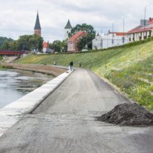 Stebisi: Nemuno krantinės dviračių take neliko neseniai pakloto asfalto