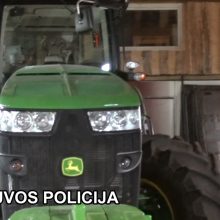 Sulaikyti traktorių vagystėmis Švedijoje įtariami lietuviai