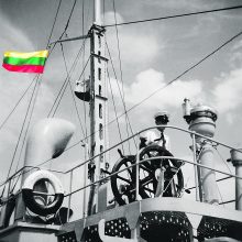 Legendinę karo laivo vėliavą eksponuos Klaipėdoje