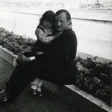Prisiminimai: nuotraukoje užfiksuotas V.Vičiulis su dukra.