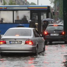 Mieste – nuolatinė potvynių grėsmė: klaipėdiečiai vėl skaičiuoja nuostolius
