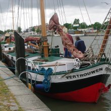 Pavyzdys: istorinių laivų krantinė Vokietijos Greifswald mieste.