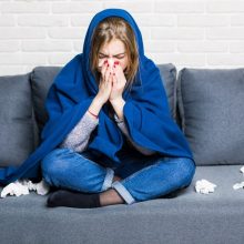 NVSC: sergamumas gripu, COVID-19 sumenko, peršalimo ligomis – ūgtelėjo