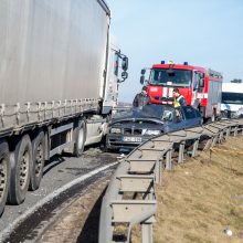 Ant Garliavos viaduko – tragiška avarija: žuvo BMW vairuotojas 