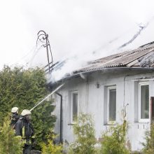 Po gaisro Aleksote belieka prašyti pagalbos: juk amžinai pas kaimynus negyvensi