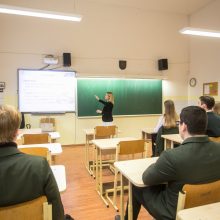 Aukštųjų kursų šimtmečio proga – kitokios pamokos Maironio gimnazijoje