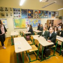 Aukštųjų kursų šimtmečio proga – kitokios pamokos Maironio gimnazijoje