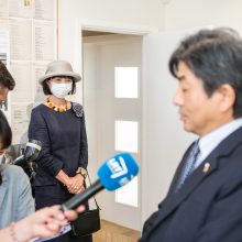 Sugiharos namams japonai įteikė paramą