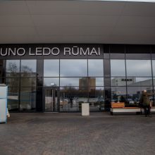 Darbą pradeda didžiausias vakcinavimo centras Lietuvoje – Kauno ledo rūmai <span style=color:red;>(vaizdo įrašas)</span>