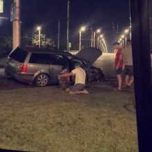 Avarija Kauno pilies žiedinėje sankryžoje: vairuotojas neblaivus, nukentėjo du žmonės