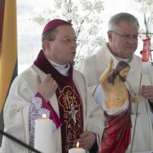 Kaune iškilo aukščiausias Lietuvoje kryžius