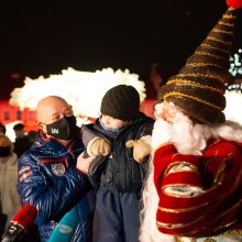 Kauno Kalėdų eglės abejingų nepalieka: šių metų ar pernykštė labiau žavi?
