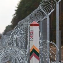 Vyriausybė: pasienyje su Baltarusija sumontuoti pirmieji tvoros segmentai