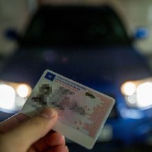 Klaipėdoje BMW vairuotojas įtariamas pateikęs suklastotą vairuotojo pažymėjimą