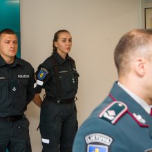 Policija pristatė naujas pareigūnų uniformas