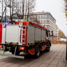 Tikrinti mįslingo kvapo į Laisvės alėją skubėjo nemažos ugniagesių pajėgos