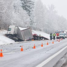Tragiška masinė avarija Kauno rajone: kokia snaudulio prie vairo kaina?