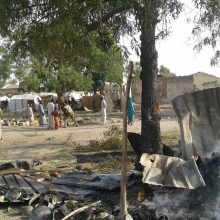 Nigerijos karo lėktuvui per klaidą atakavus stovyklą žuvo 52 žmonės