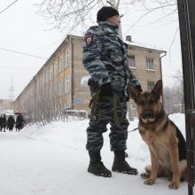 Rusijoje per konfliktą mokykloje peiliais sužeisti 15 žmonių