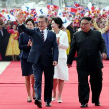 Pchenjane baigėsi pirmasis Korėjų viršūnių susitikimo etapas