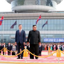 Pchenjane baigėsi pirmasis Korėjų viršūnių susitikimo etapas