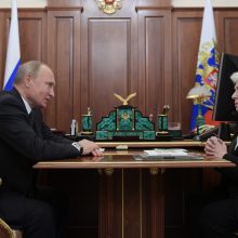 V. Putinas giria sovietų disidentą A. Solženicyną