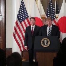 D. Trumpas pradeda oficialų vizitą Japonijoje