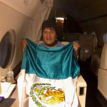 Atsistatydinęs Bolivijos prezidentas išskrido į Meksiką