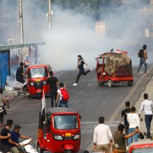 Bagdade malšinant protestus ašarinių dujų kanistrai užmušė keturis demonstrantus