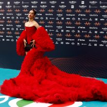 „Eurovizijos“ atidarymas Turine: turkio spalvos kilimu žengė Monika Liu
