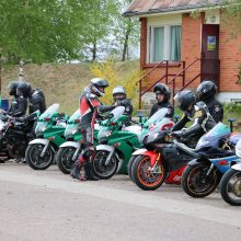 Motociklų aistruoliai kartu su pareigūnais lavino vairavimo įgūdžius