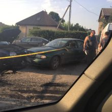 Kaune pasipylė avarijos: nukentėjo motociklininkas, suknežintas automobilis