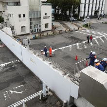 Galingas taifūnas Japonijoje nusinešė mažiausiai šešias gyvybes