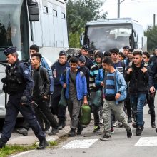 Prancūzų policija iš stovyklos evakuoja 500 migrantų