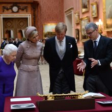 Elizabeth II priima Nyderlandų karalių ir karalienę